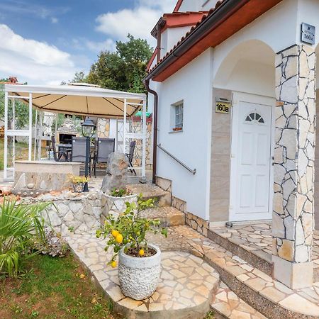 Beautiful Apartment In Barbariga With Kitchen 外观 照片