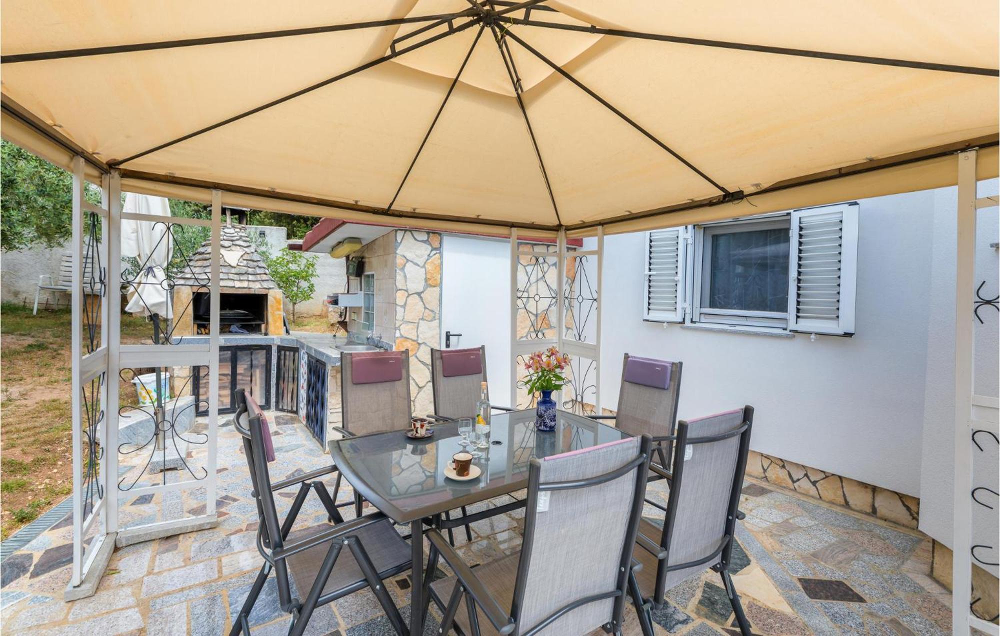 Beautiful Apartment In Barbariga With Kitchen 外观 照片