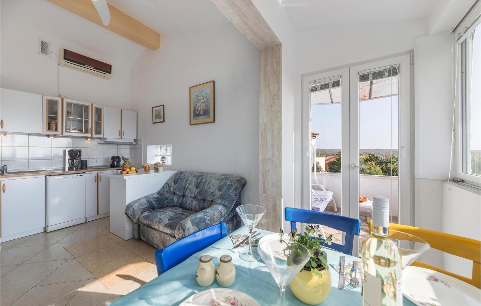Beautiful Apartment In Barbariga With Kitchen 外观 照片