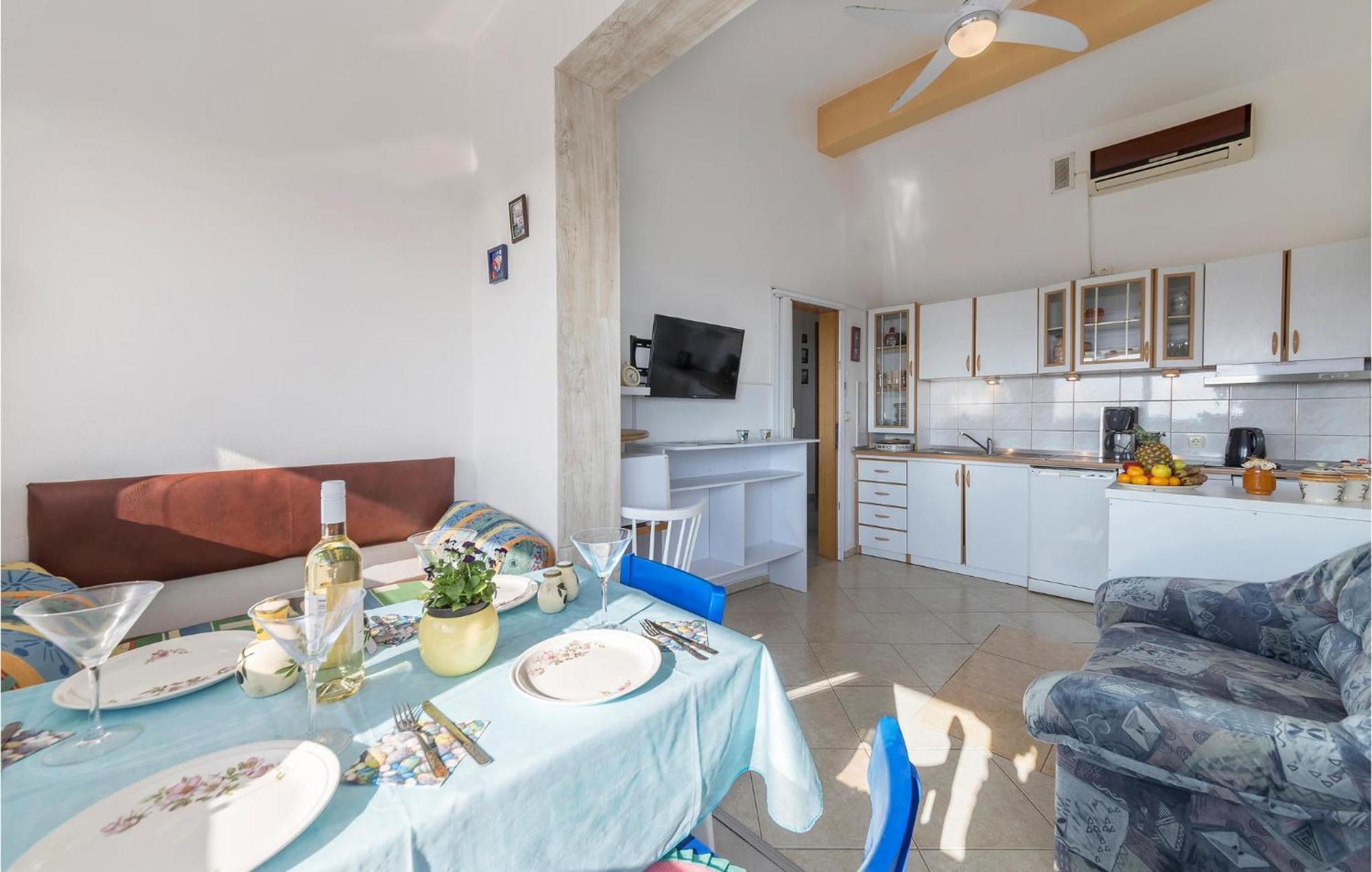 Beautiful Apartment In Barbariga With Kitchen 外观 照片
