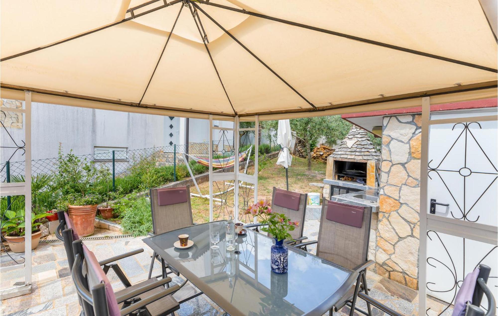 Beautiful Apartment In Barbariga With Kitchen 外观 照片