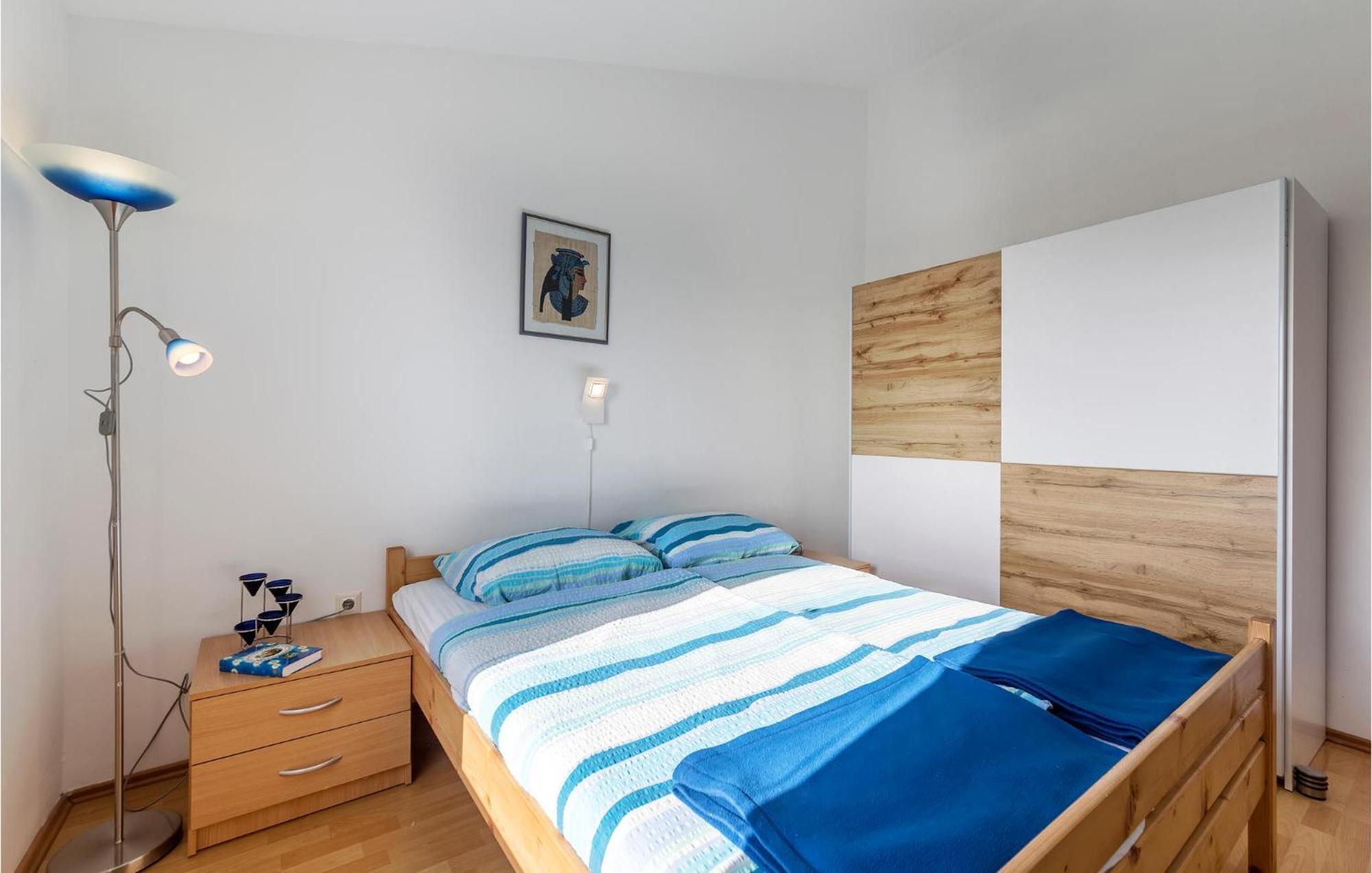 Beautiful Apartment In Barbariga With Kitchen 外观 照片