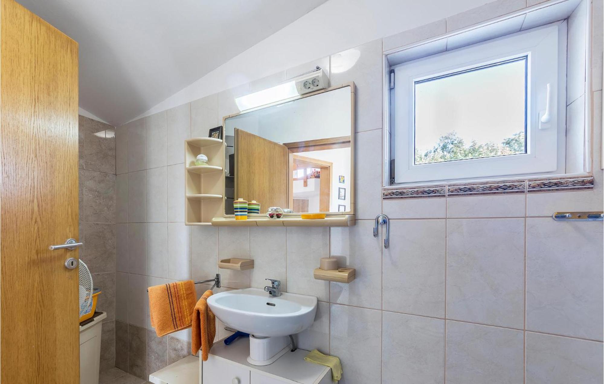 Beautiful Apartment In Barbariga With Kitchen 外观 照片