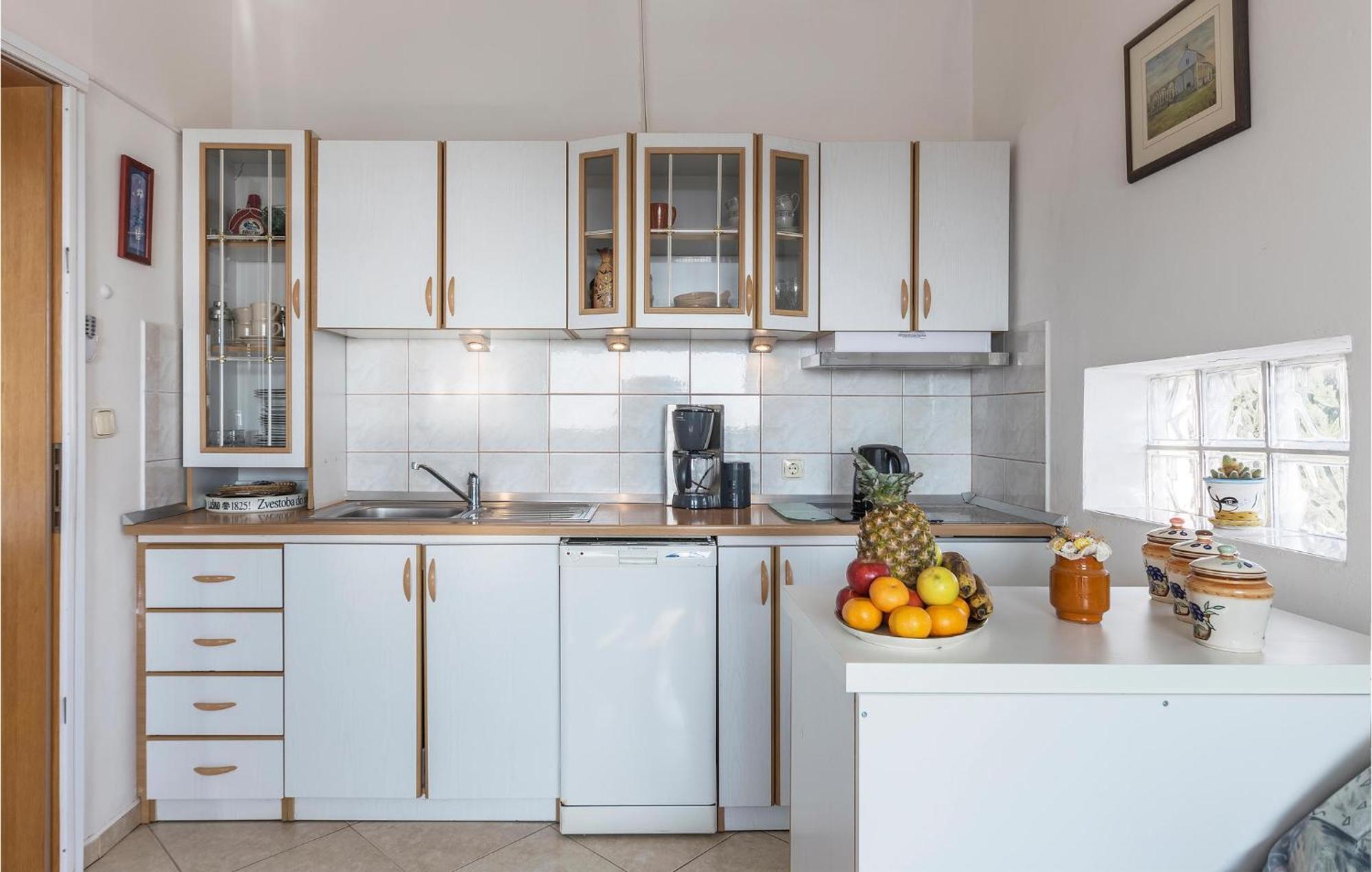 Beautiful Apartment In Barbariga With Kitchen 外观 照片