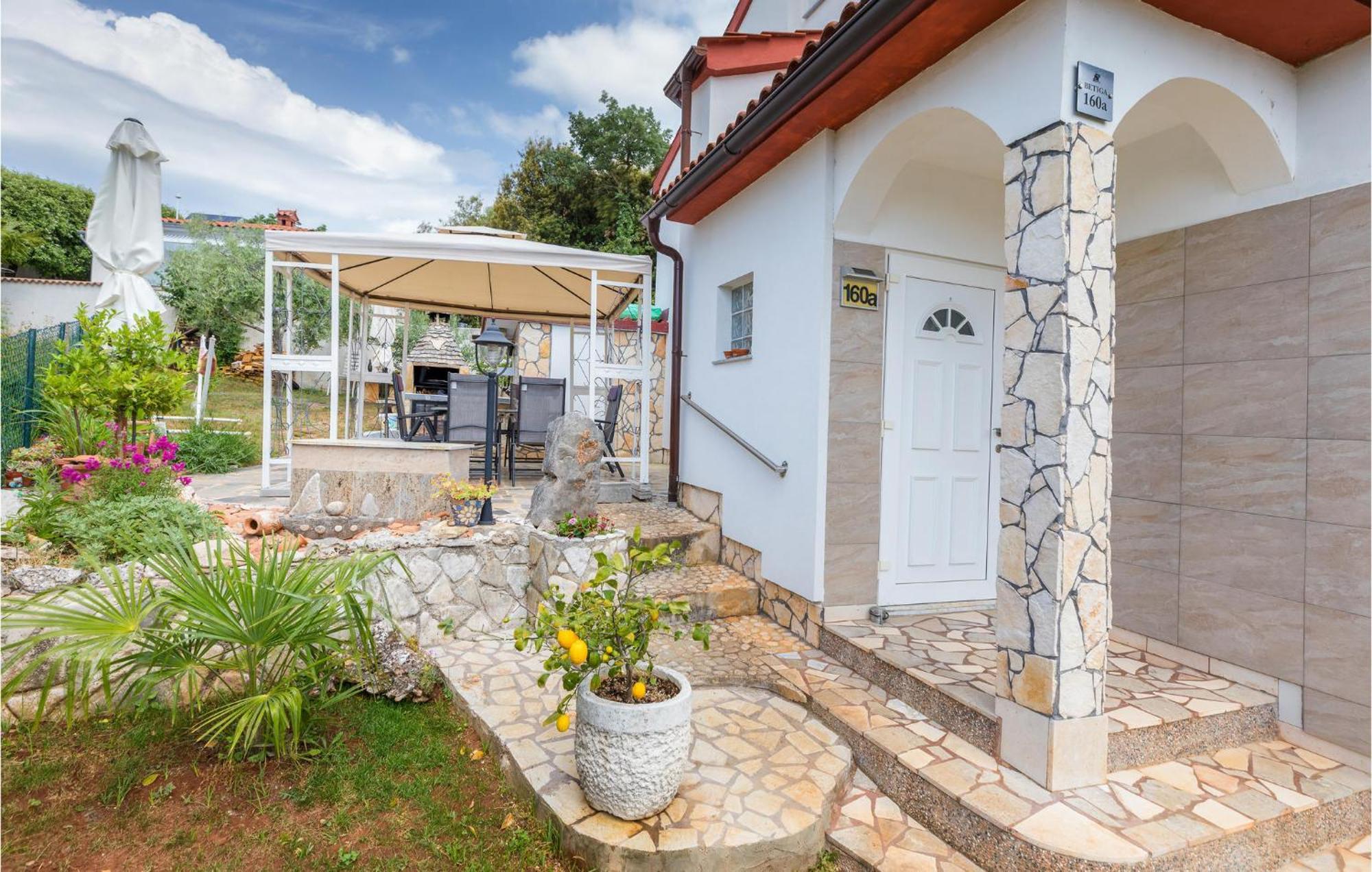 Beautiful Apartment In Barbariga With Kitchen 外观 照片